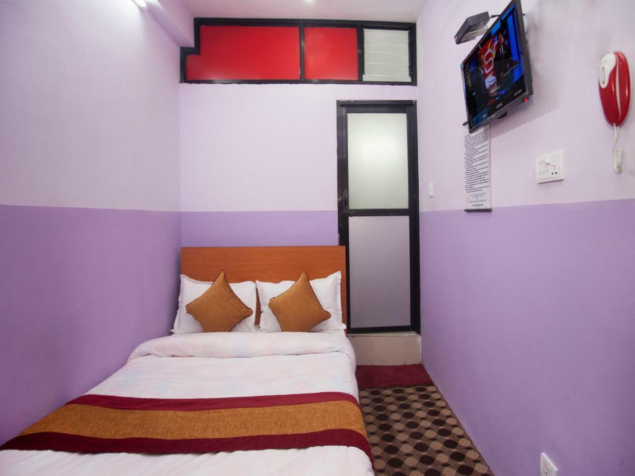 Oyo 341 Hotel Kusum Kohinoore Tokha Exteriör bild