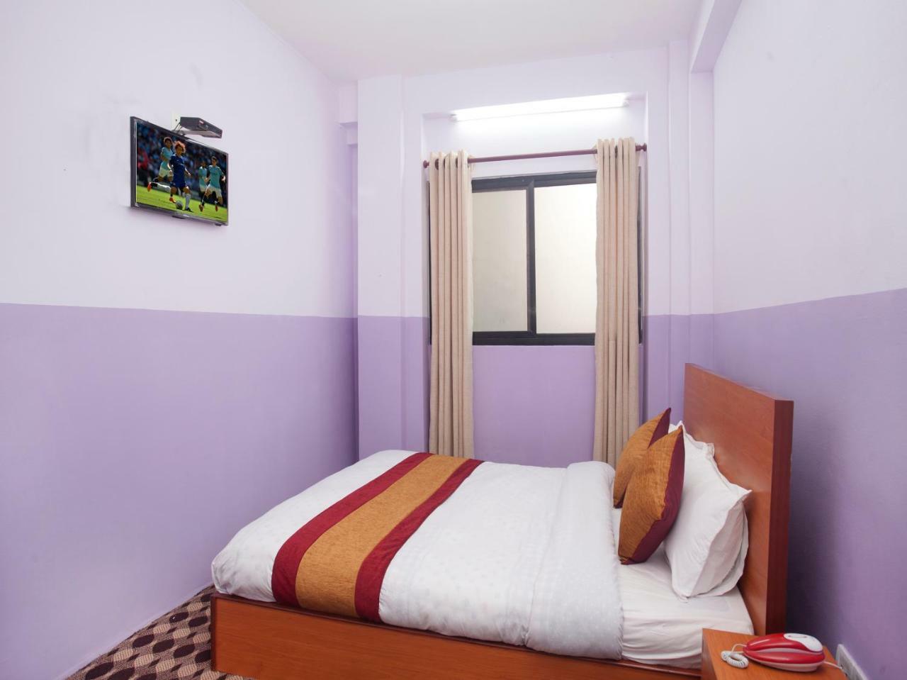 Oyo 341 Hotel Kusum Kohinoore Tokha Exteriör bild