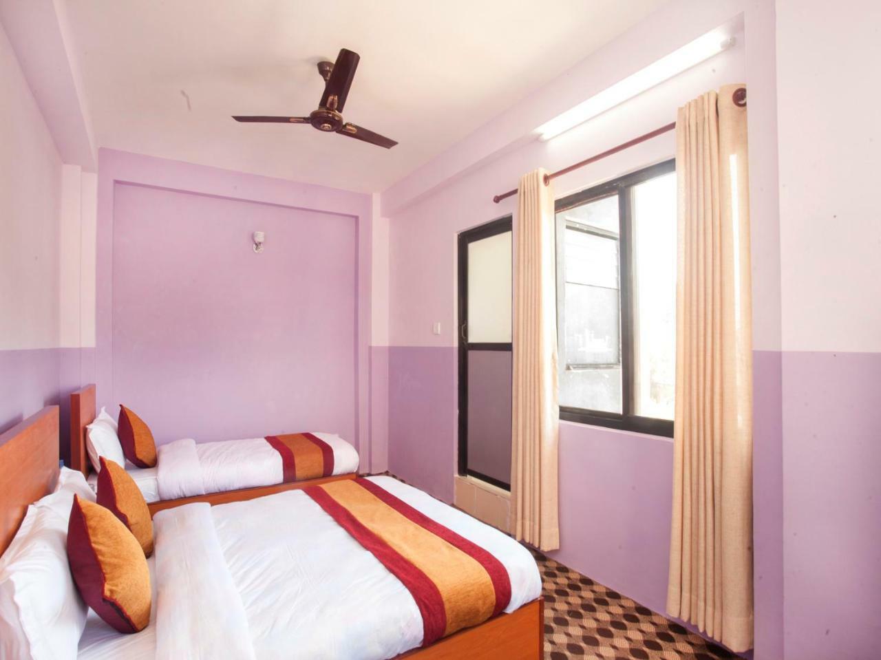 Oyo 341 Hotel Kusum Kohinoore Tokha Exteriör bild