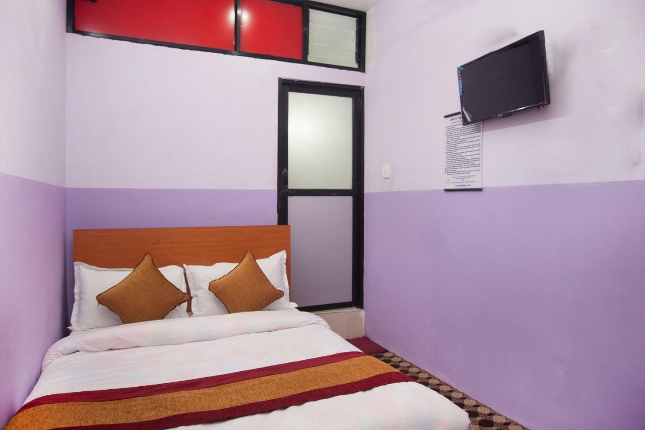 Oyo 341 Hotel Kusum Kohinoore Tokha Exteriör bild