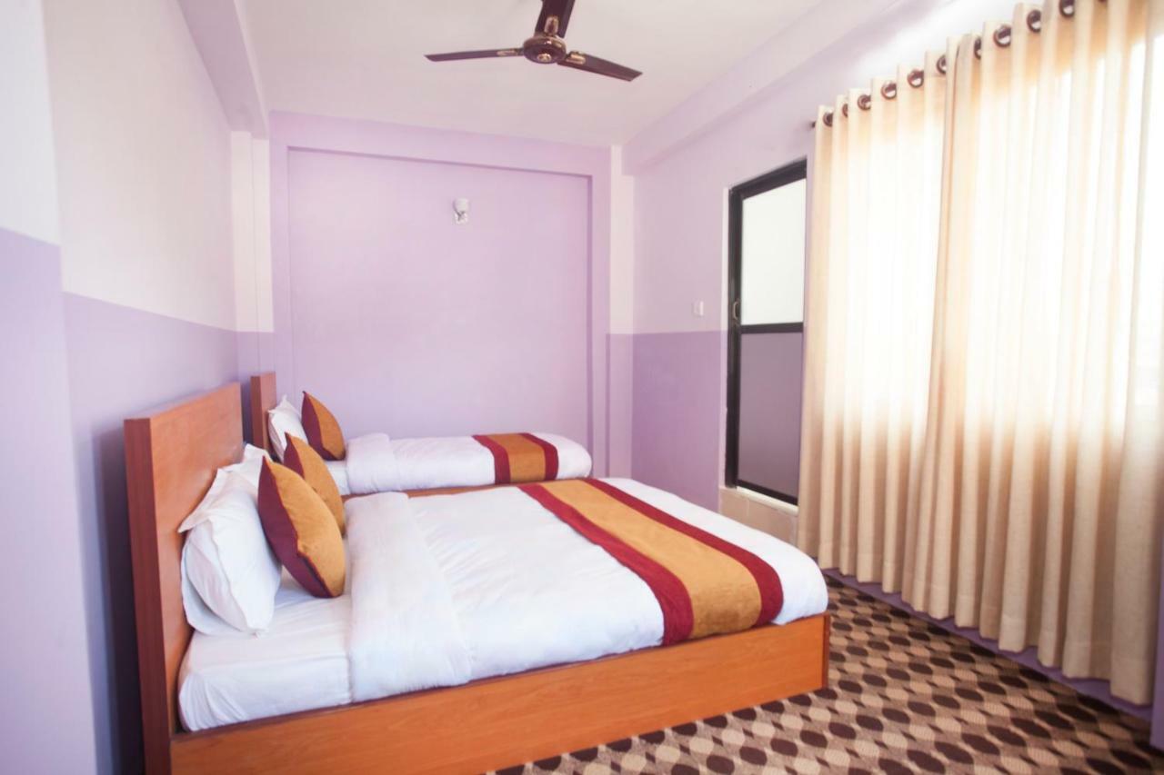Oyo 341 Hotel Kusum Kohinoore Tokha Exteriör bild